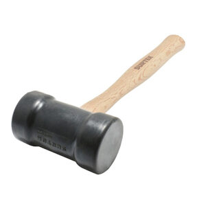 MAZO CON CABEZA DE HULE NEGRO 22 OZ. MANGO DE MADERA 16"